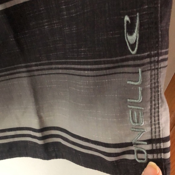 O’Neill Men’s Board Shorts Size 40 Swim Trunks Gray Black Stripes Pocket Beach - Picture 3 of 15